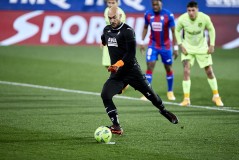 阿隆索反思马德里竞技战败：西蒙尼战术解析与球队备战策略